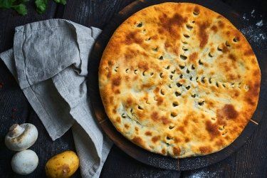 Подарок: Пирог с картошкой и грибами 300гр